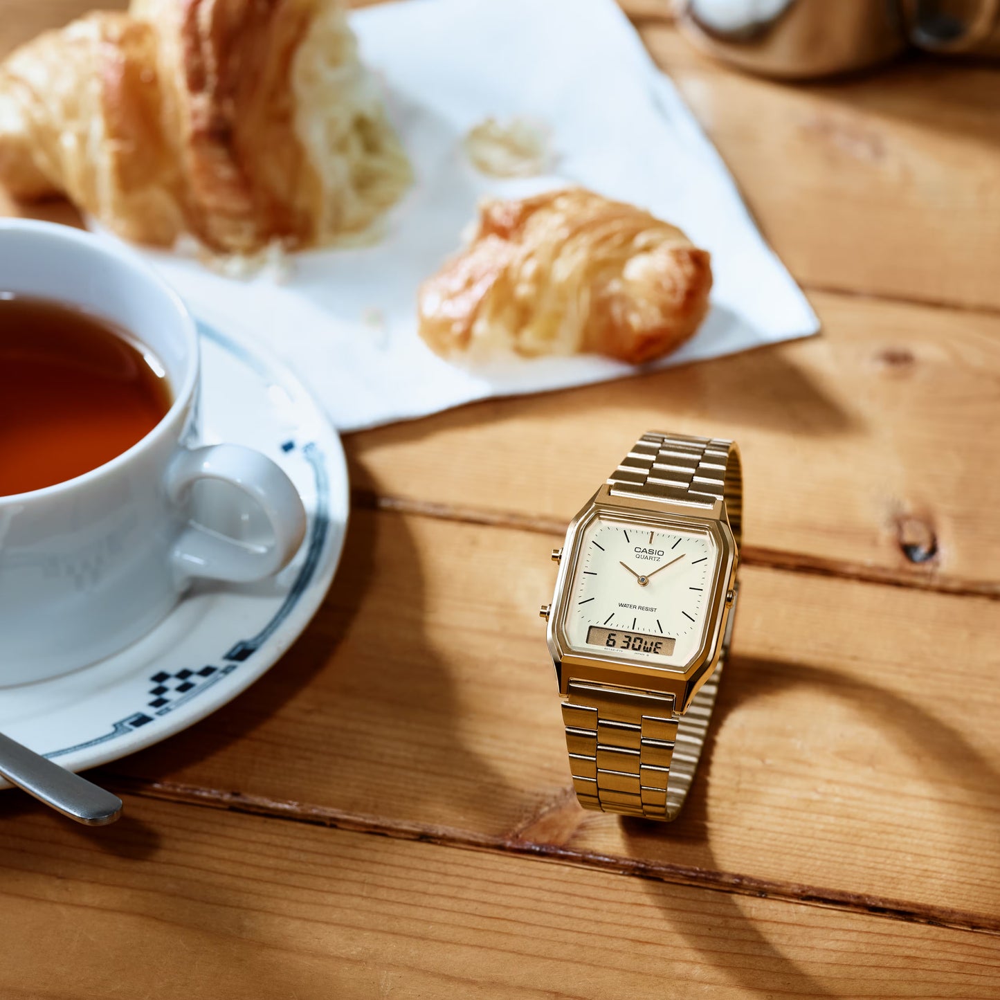 CASIO AQ-230GA-9D A/D QUARTZ GOLD ANALOG / DIGITAL WATCH