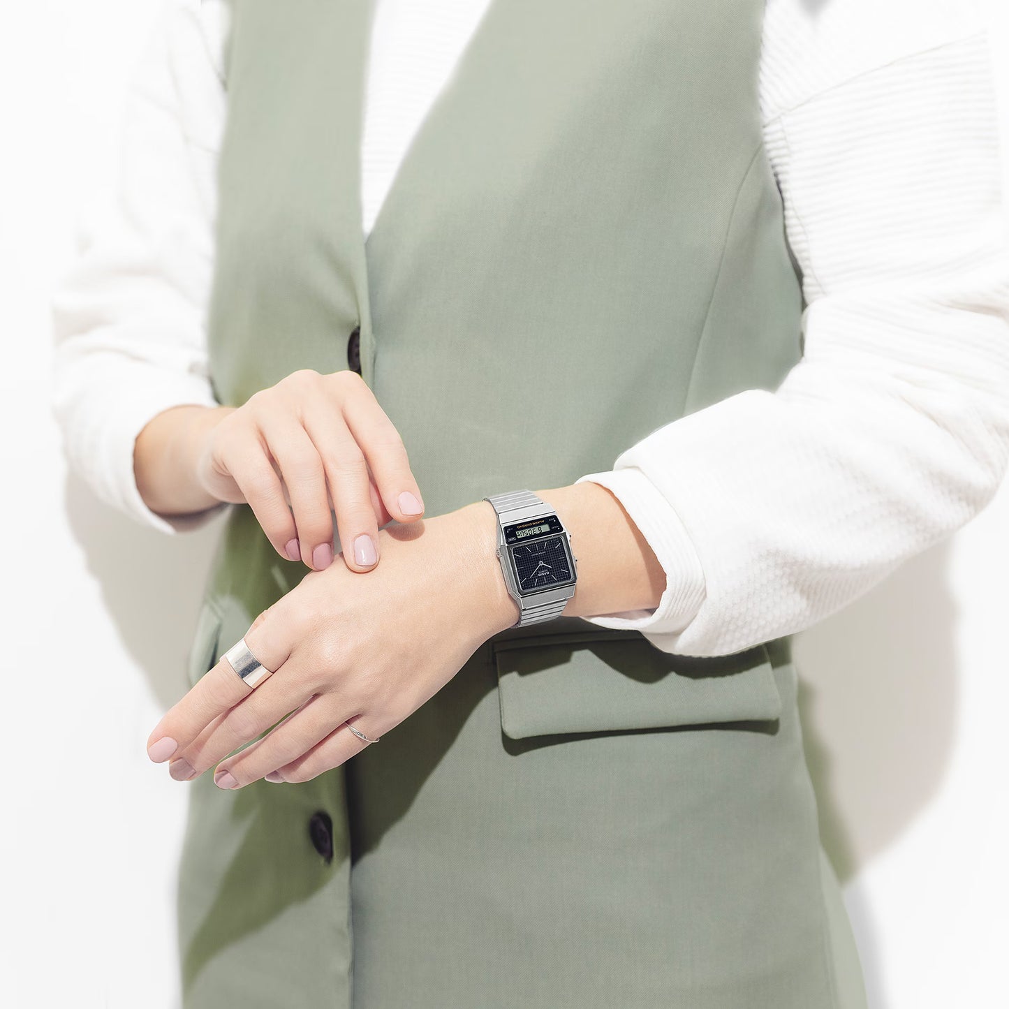 CASIO AQ-800E-1A A/D QUARTZ BLACK DIAL STEEL WATCH